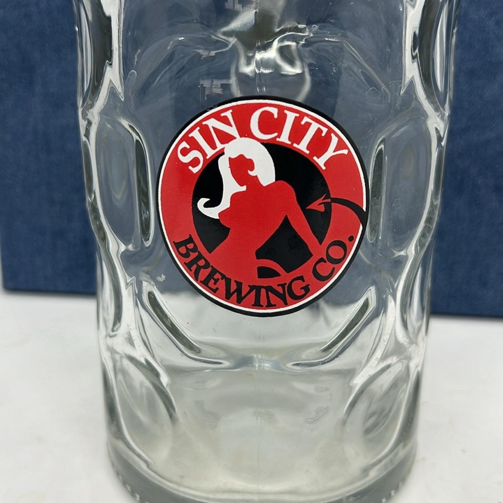Giant 42oz Dimpled Glass Beer Mug Sin City Brewing Logo - Picture 6 of 8
